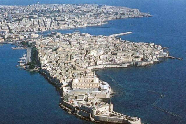 シラクーサ Domus 1333 Al Duomoヴィラ エクステリア 写真